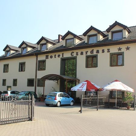 Hotel Czardasz Wrzesnia Bagian luar foto