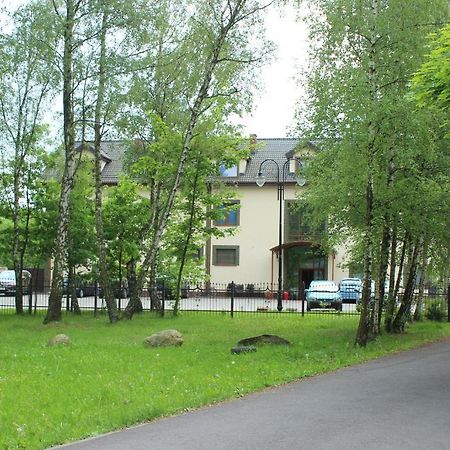 Hotel Czardasz Wrzesnia Bagian luar foto